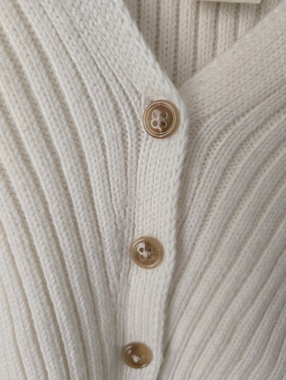 Jessica Simpson Cream Ribbed Button-Front Tank Top - Size XS - Picture 3 of 7
